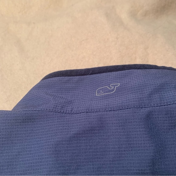 Lightweight Vineyard Vines jacket. Large. - Picture 3 of 6